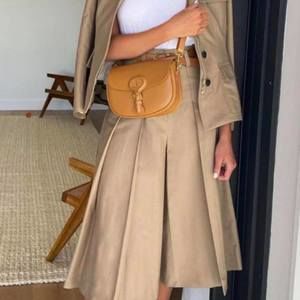 Meet your Posher, Lara